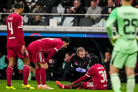 تقارير: فريمبونج يغيب عن ليفربول لمدة 6 أسابيع